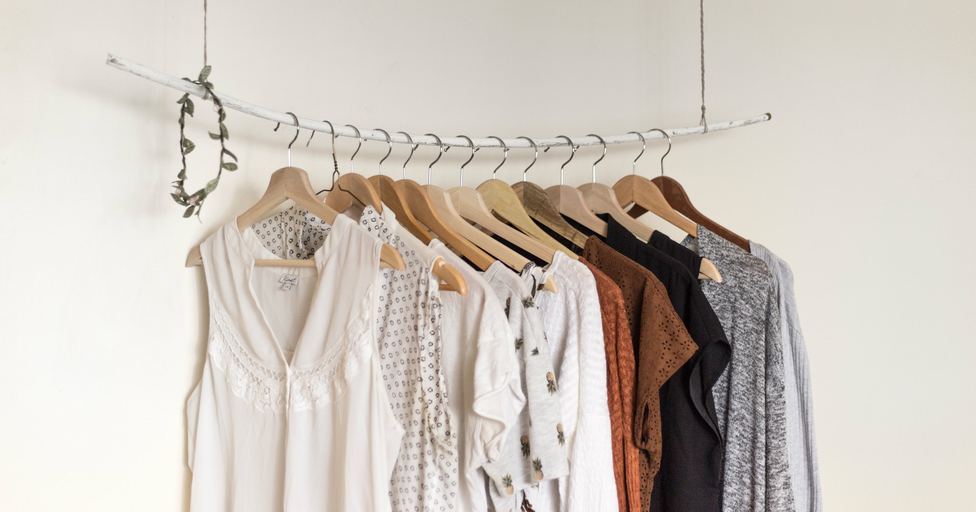 چی بپوشم؟؟؟؟... چ رنگی بپوشم؟؟؟؟